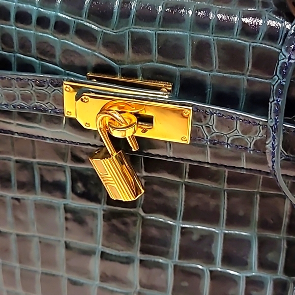 Genuine leather crocodile embossed bag - Picture 5 of 13